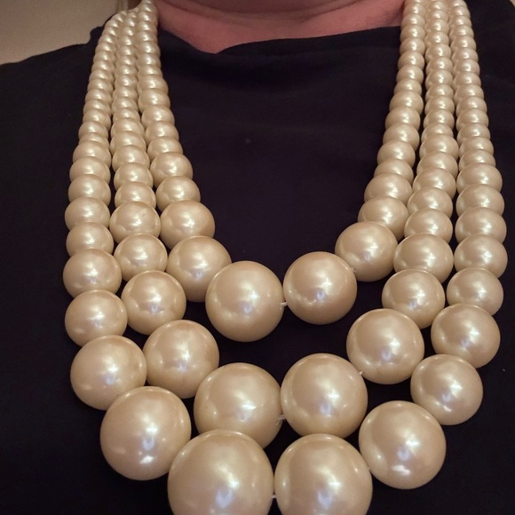 VINTAGE PEARL5 STRAND CREAMY IVORY NECKLACE - Picture 8 of 11